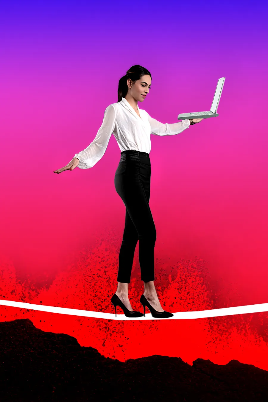 فريق SITC يعمل على تطوير البرمجيات والحلول التقنية